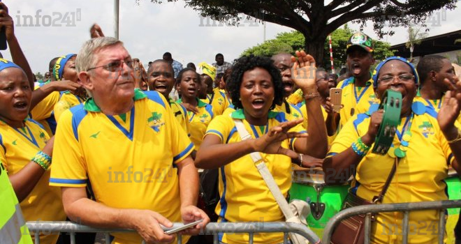 Des fans pas comme les autres pour accueillir Aubameyang à Libreville