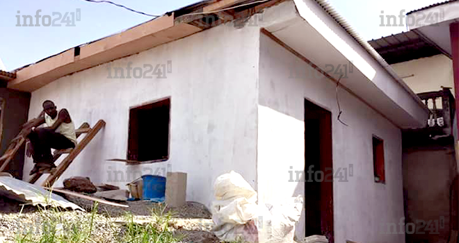 Des jeunes des mapanes volent au secours d’une veuve en construisant sa maison