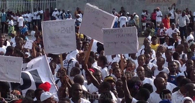 Les slogans anti Zacharie Myboto de la marche de soutien à Ali Bongo du Haut-Ogooué