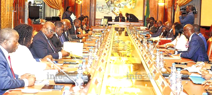 Ali Bongo pas content de ses ministres et de l’action gouvernementale « ralentie »