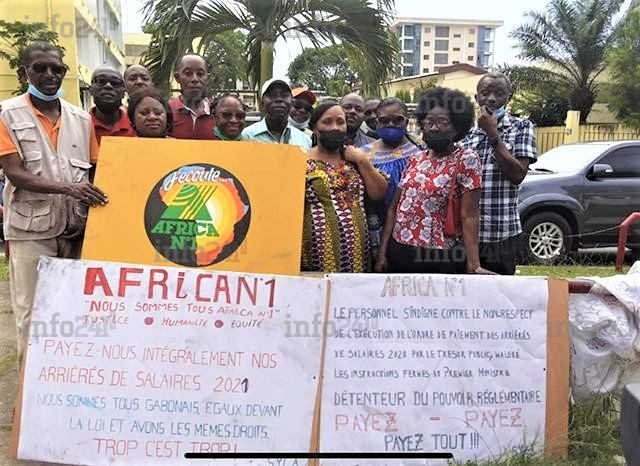 Réclamant leurs salaires impayés, les agents d’Africa n°1 en sit-in devant le Trésor public