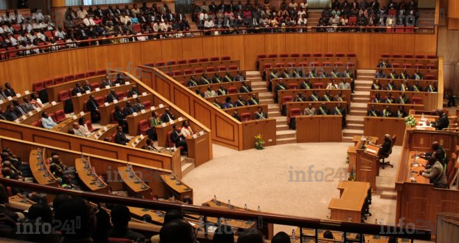 L’Assemblée nationale réduit le budget 2015 du Gabon de 420 milliards