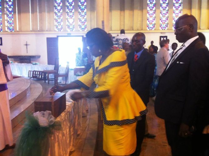 Lors de la messe célébrée à la cathédrale Sainte-Marie de Libreville