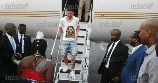 L’arrivée décontractée de Lionel Messi à Libreville