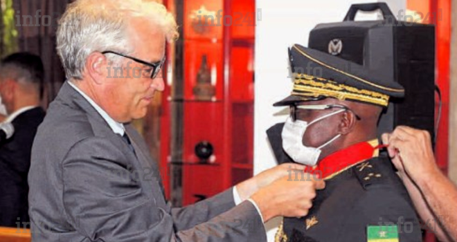Le patron de l’armée gabonaise désormais commandeur de la Légion d’honneur française