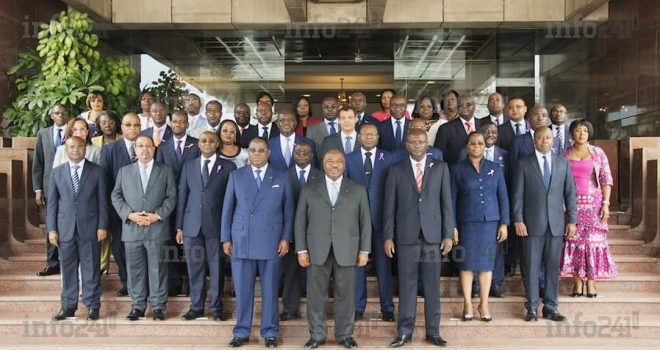 Conseil des ministres : Ali Bongo réajuste les fonctions de sa « légion étrangère »