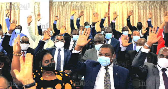 Le pouvoir gabonais s’offre une nouvelle Constitution en seulement 6 jours chrono !