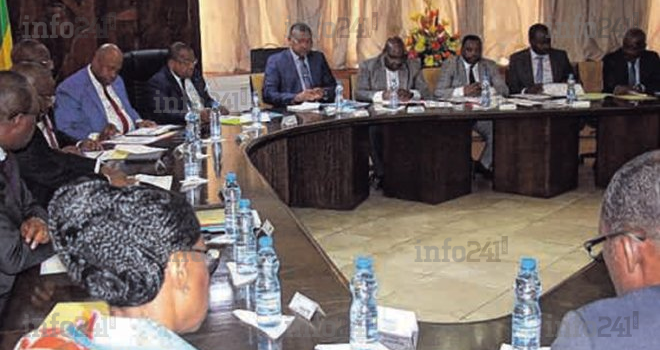 Déjà fortement endetté, le Gabon veut mobiliser d’autres « ressources » financières