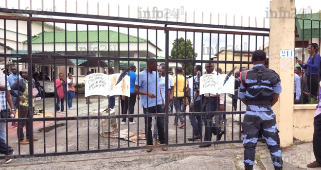 Des enseignants gabonais se barricadent au ministère de l’Education nationale