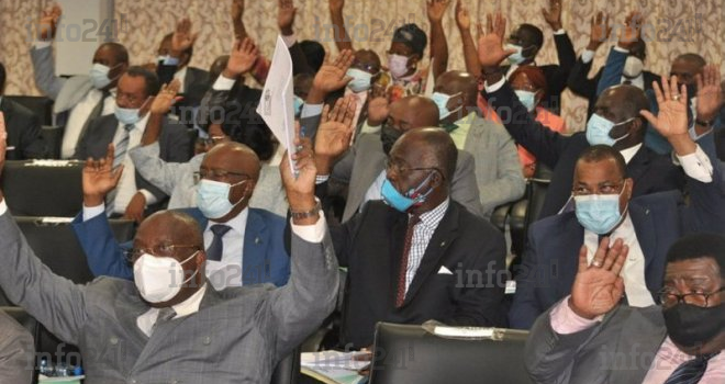 Au pas de course, les députés approuvent la reforme constitutionnelle d’Ali Bongo