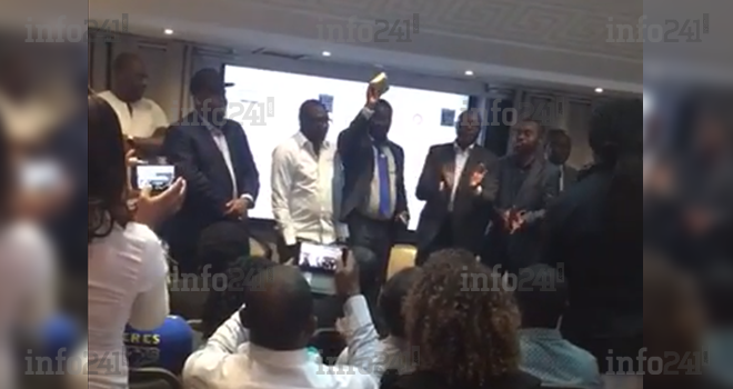 Ali Bongo fait un don de 10 000 euros à ses rares partisans de France