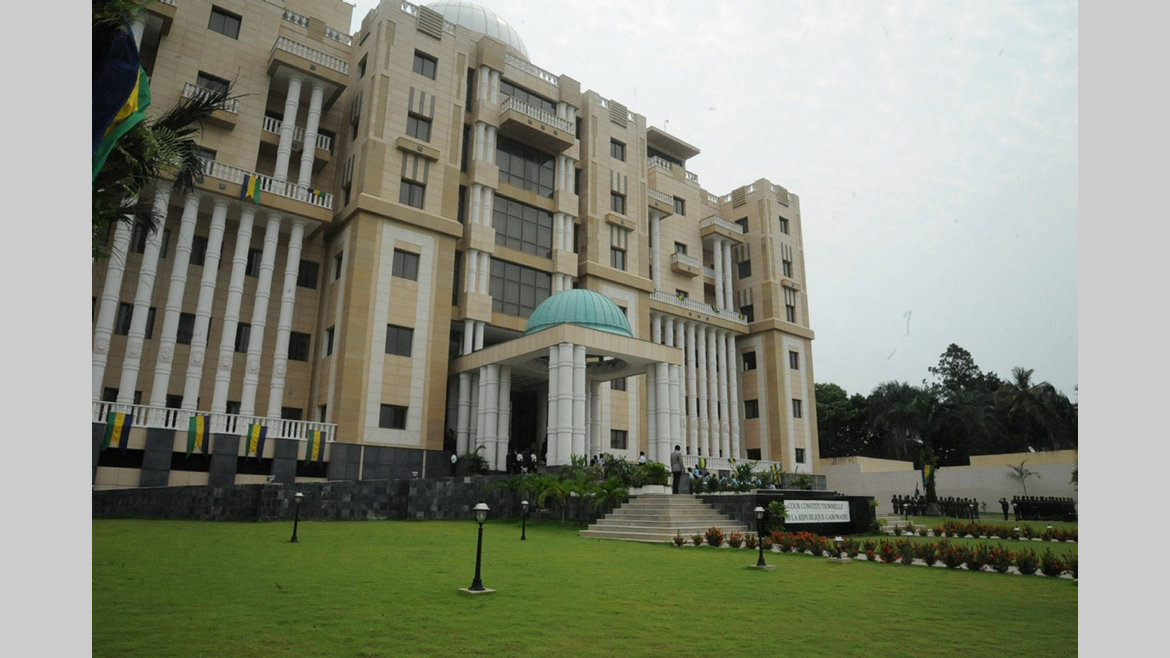 Suspension des réseaux sociaux au Gabon : 4 citoyens trainent la HAC devant la cour constitutionnelle
