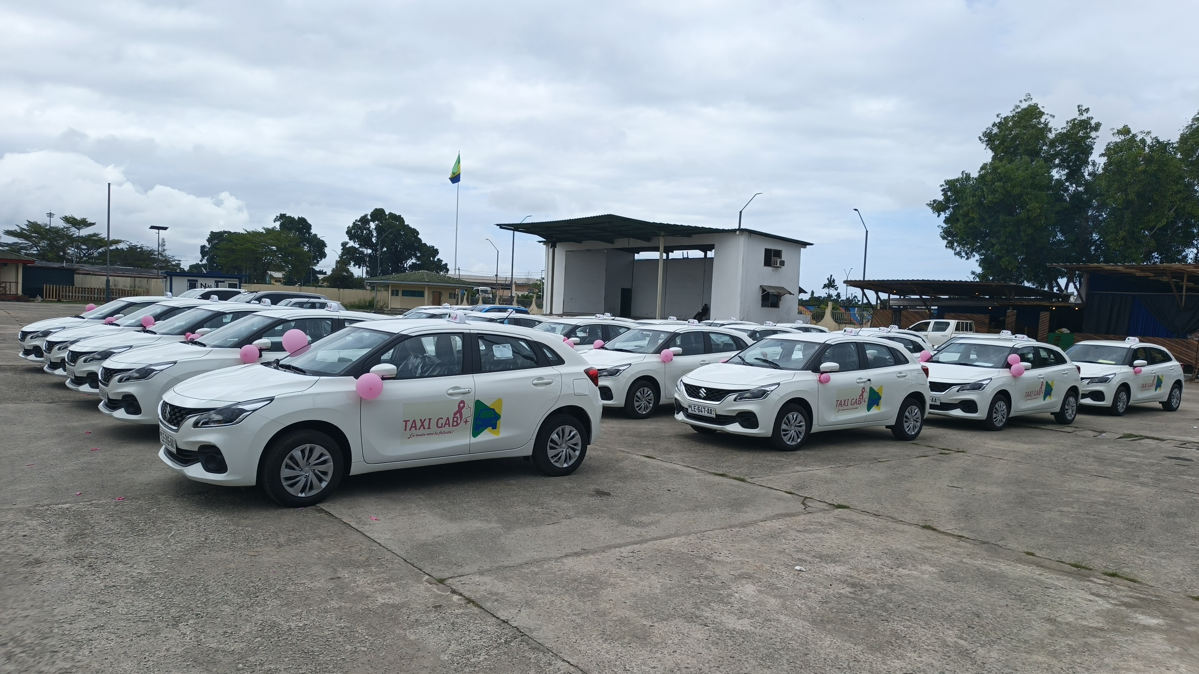 Port-Gentil : 20 jeunes gabonaises désormais au volant de leur Taxi-Gab