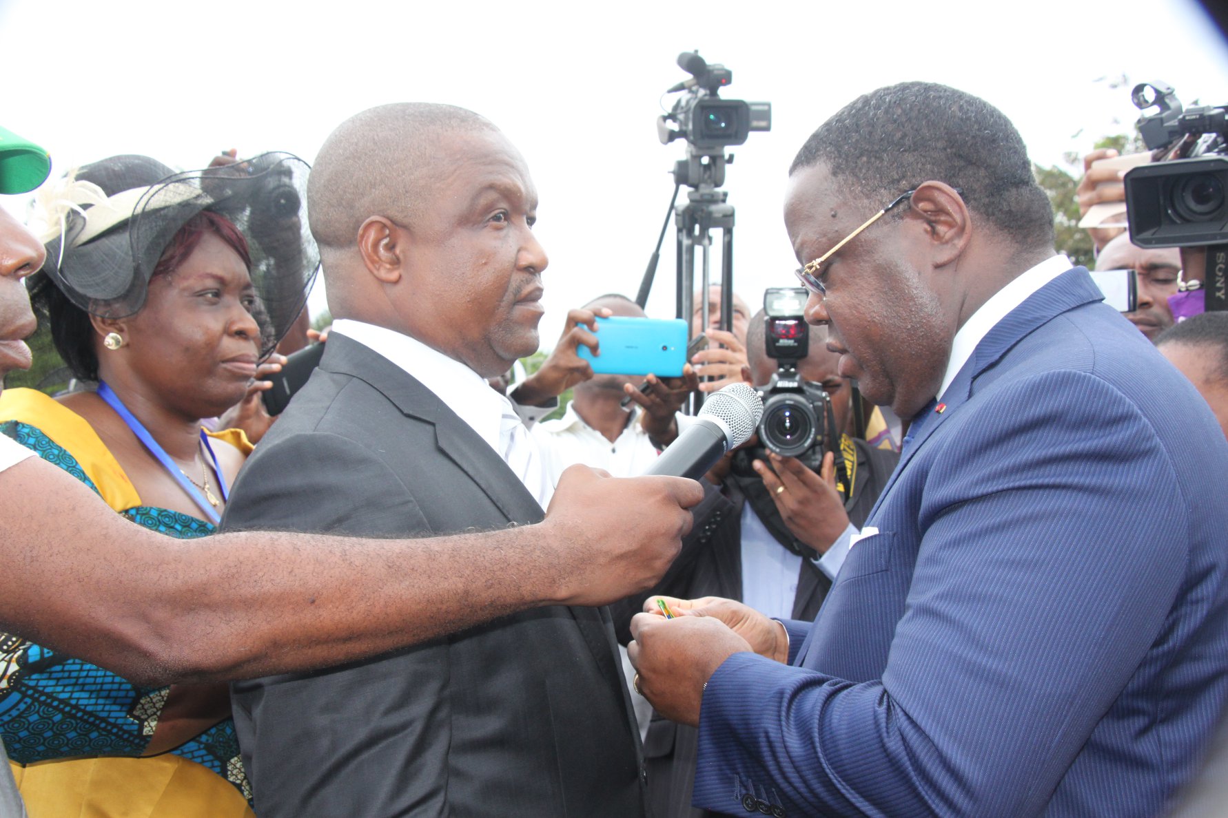 Issoze Ngondet préside tout de même les commémorations de la fête du travail au Gabon