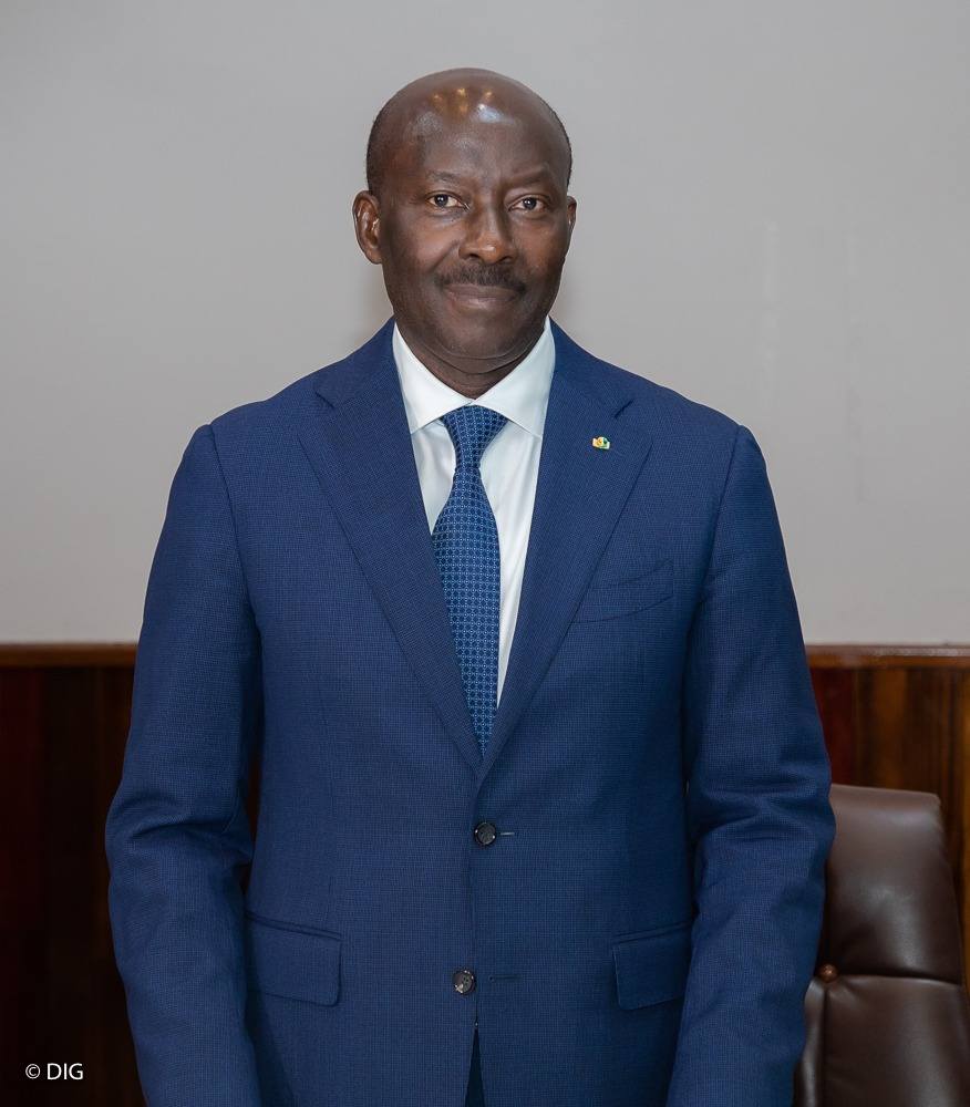 Henri-Claude Oyima officiellement patron du méga-ministère de l'Économie et des Finances