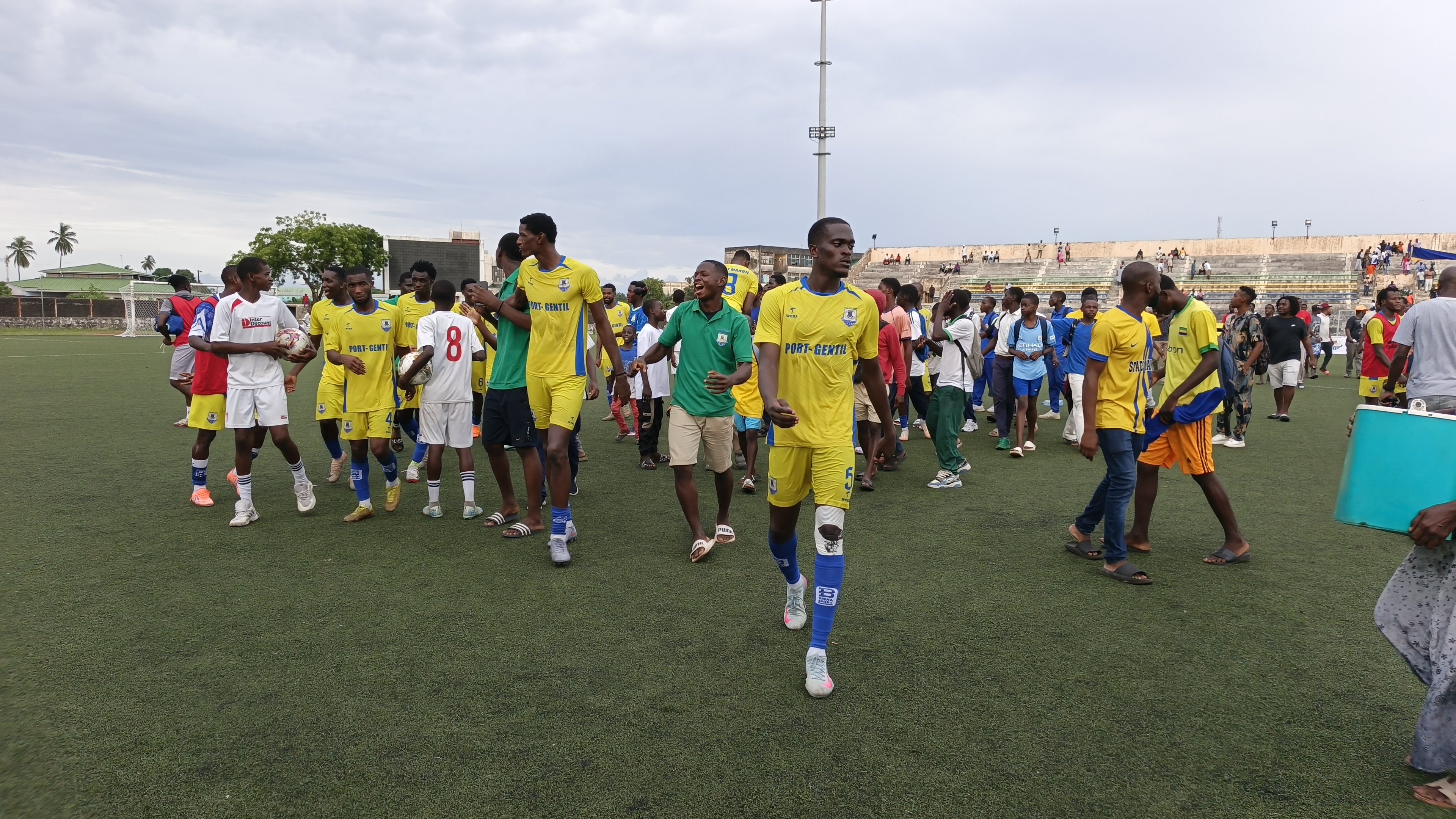 National Foot 1 : le Stade Mandji domine le CMS à Port-Gentil et enchaîne une troisième victoire