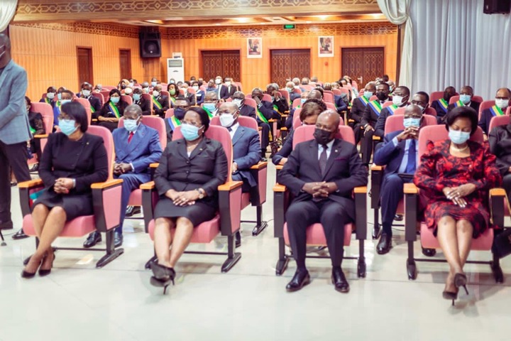Sénateurs et députés gabonais en vacances parlementaires pour les 3 prochains mois !
