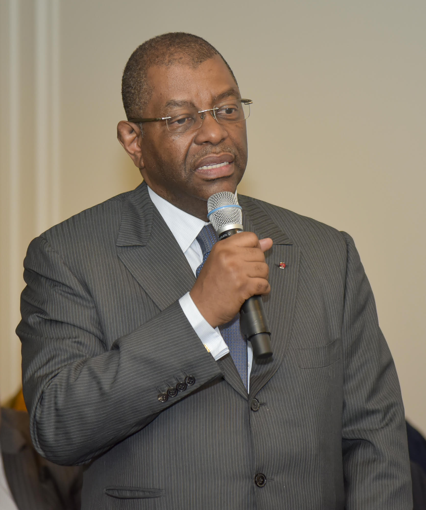 Alfred Mabika insuffle l'espoir d'un « Ivumunu. Souffle de l'exil» au peuple gabonais