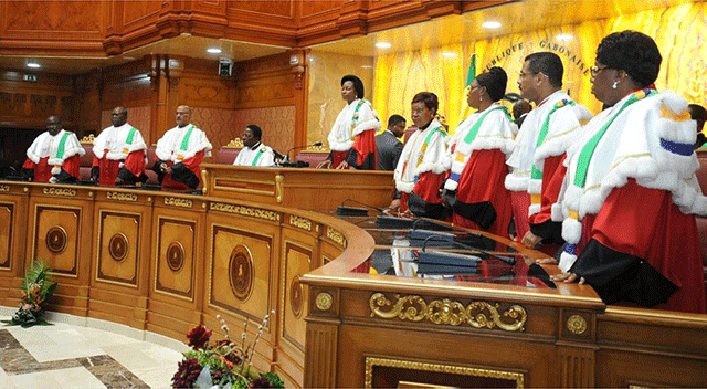 Kenya/Gabon: Cour suprême historique vs Cour constitutionnelle gabonaise anti-Républicaine