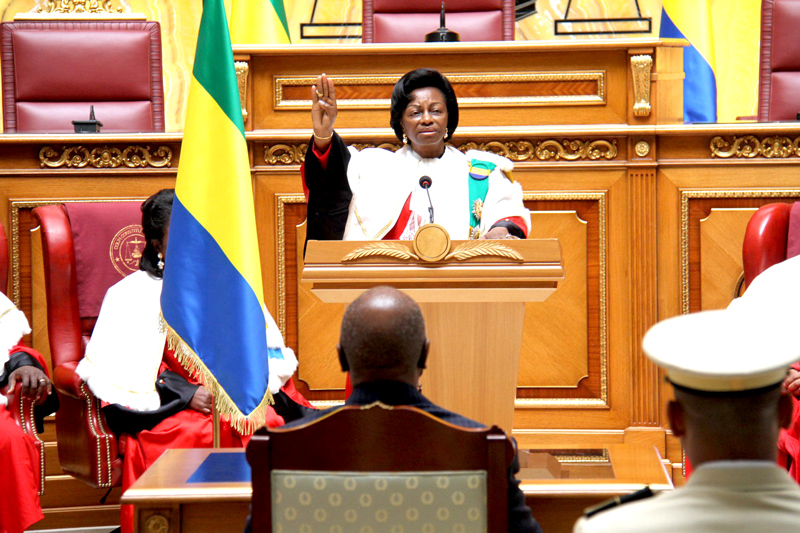 Les 9 juges constitutionnels gabonais ont promis être "neutres, dignes et loyaux" !