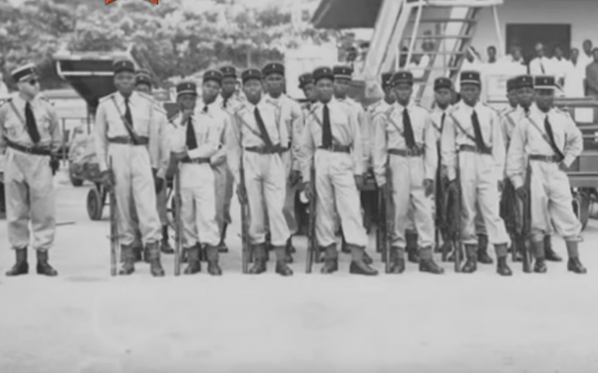 Coup d'Etat au Gabon : quand la France volait au secours de son "ami" Léon Mba renversé