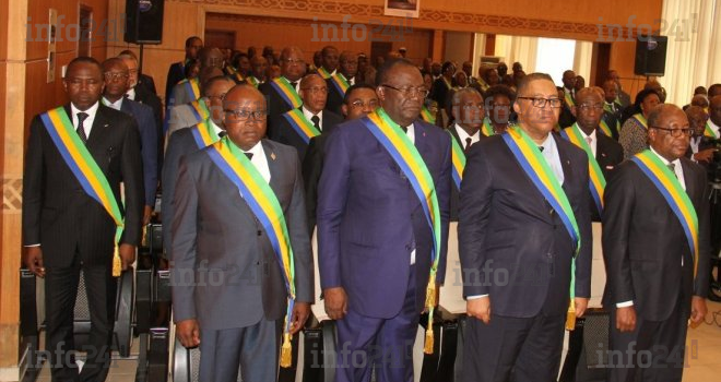 Les sénateurs gabonais continuent de s’opposer à Ali Bongo et aux ordonnances visant leur réduction