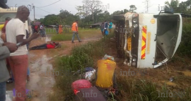 Kango : Un bus transportant des enseignants stagiaires, victime d’un accident