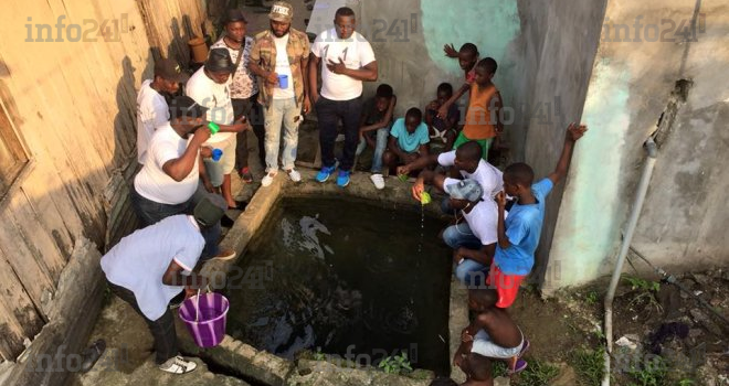 Les jeunes des mapanes rappellent à Ali Bongo que l’eau est bien une denrée rare à Libreville