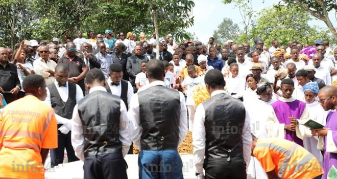 La chanteuse gabonaise Maman Dédé a été inhumée ce samedi à Nkoltang