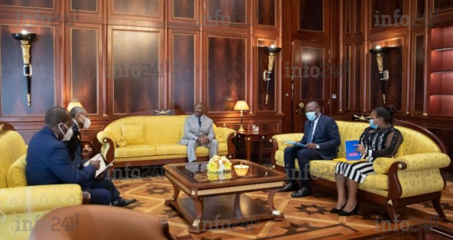 Reprise des cours : Ali Bongo échange avec son ministre de l’Education