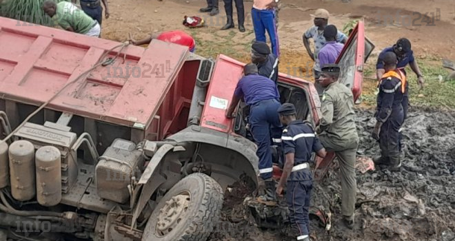 Accident spectaculaire au PK 13&nbsp;: Un jeune chauffeur bloqué plus de 7 heures dans son camion