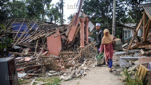 Indonésie : le bilan du séisme qui a secoué le pays s’alourdit à 162 morts et 700 blessés