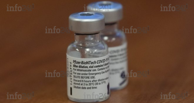 Vaccins Covid-19 : l’OMS négocie avec Pfizer et Moderna pour les pays pauvres