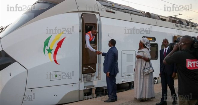 Sénégal : Macky Sall met en service le Train express régional de Dakar