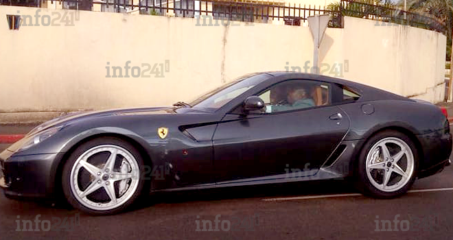 Ali Bongo aperçu au volant d’un bolide grand luxe de chez Ferrari