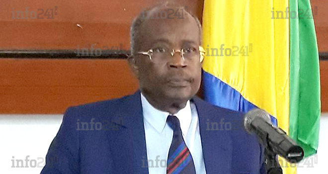 Casimir Oye Mba invite Jean Ping et Ali Bongo à se dépasser pour « débloquer » le Gabon