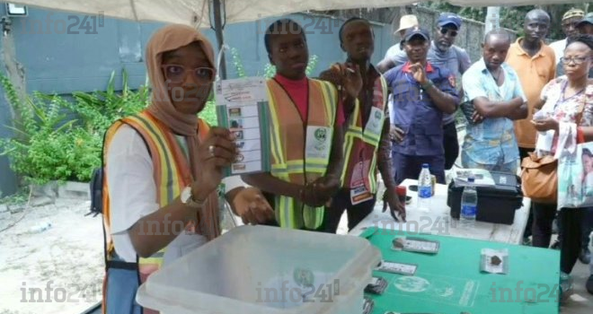 Nigeria : le pays suspendu à l’annonce des résultats de la présidentielle de samedi