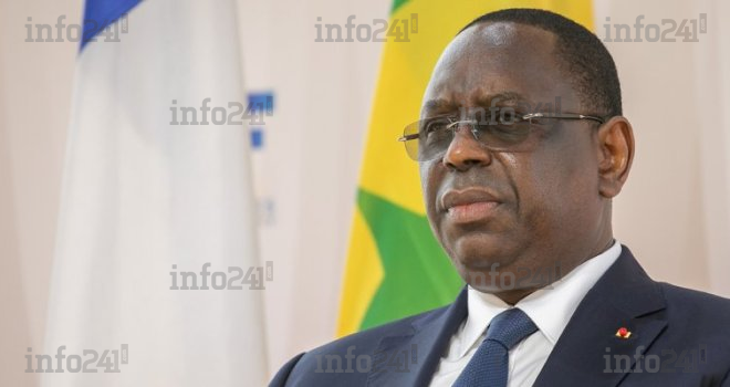 Sénégal : Sall dissout le gouvernement et fixe la présidentielle pour fin mars