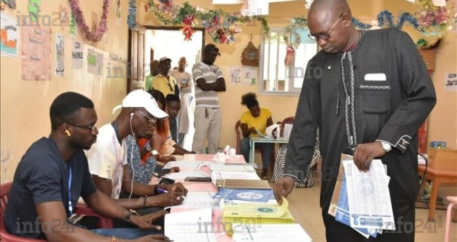 Sénégal : La coalition présidentielle de Macky Sall obtient une courte majorité aux législatives