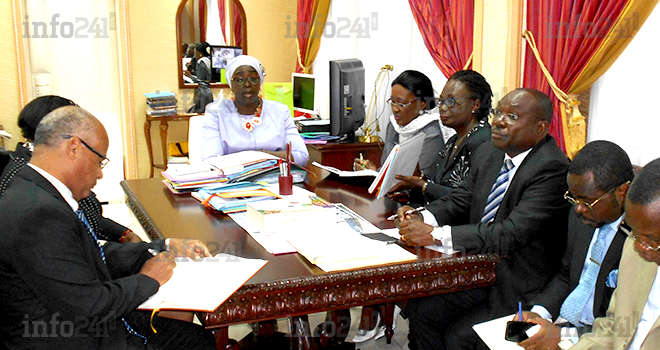 La ministre Gabonaise de l’éducation prend le parti des enseignants expatriés