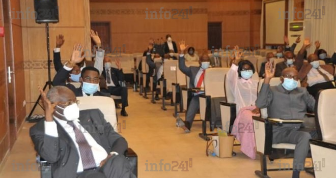 Etat d’urgence bis : le Sénat gabonais adopte aussi la loi voulue par le gouvernement