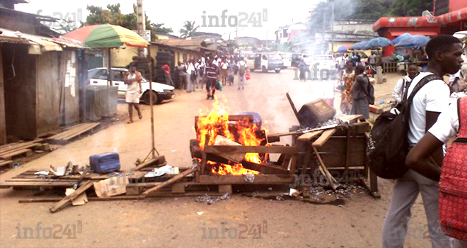 Des lycéens Librevillois dans la rue pour réclamer la reprise des cours