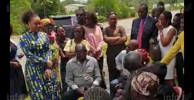 Des proches parents d’Ali Bongo interdits de le rencontrer à son domicile de Libreville !