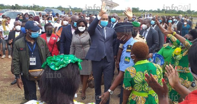 Oyem&nbsp;: le ministre de la Santé accueilli en rock star au mépris de la pandémie de coronavirus