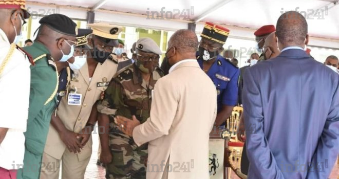 Préparatifs du 17-Août : Ali Bongo aperçu avec des commandants de l’armée gabonaise