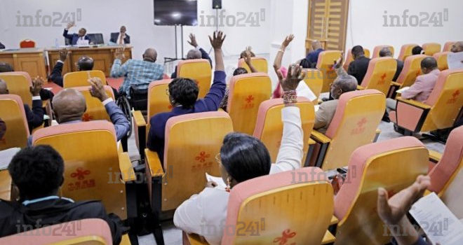 Premiers tirs législatifs au Sénat &nbsp;: tout passe, sauf la Cour islamique de justice&nbsp;!