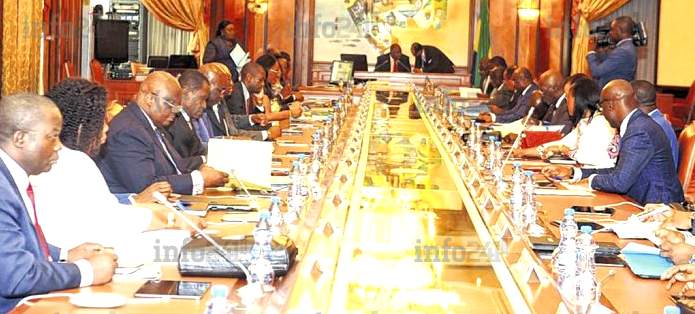Ali Bongo pas content de ses ministres et de l’action gouvernementale « ralentie »
