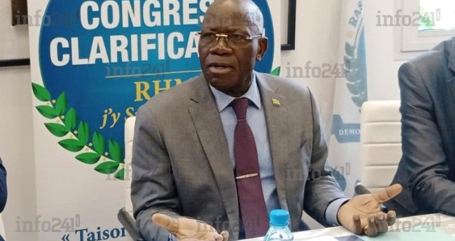 Menga M’Essone menace de sanctions, les élus RHM restés fidèles à son rival Barro Chambrier
