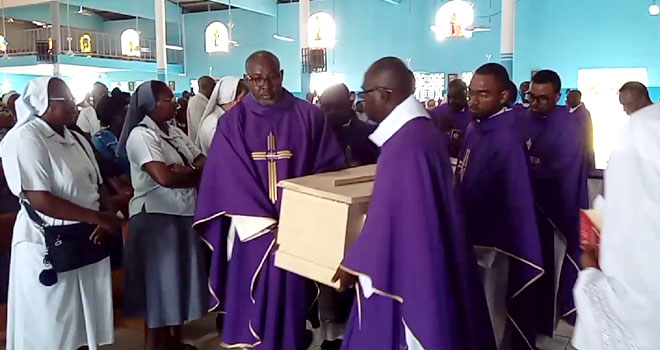 Chantage à la sextape&nbsp;: fatigué de payer, un prêtre gabonais se pend dans sa chambre