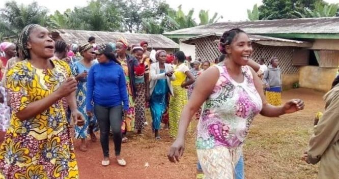 Malinga&nbsp;: Colère des femmes autour des 10 millions laissés par Ali Bongo aux populations
